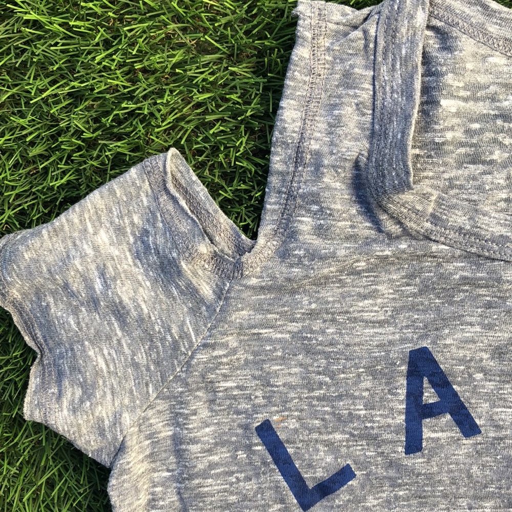 Cold shoulder gray tee with blue La Vie En Rose - Picture 3 of 4